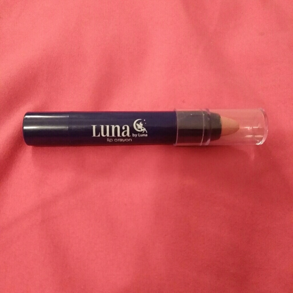 Luna lip crayon